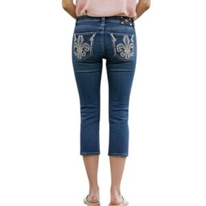 Miss Me Fleur de Lis Capri Jeans Blue Denim Low Rise 28 - 29x22.5
F